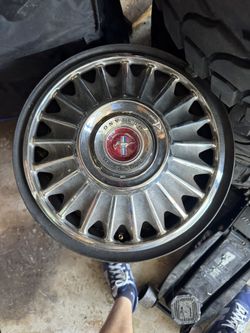 1965 To 1968 Ford Mustang 5 Lug Rims And Hubcaps