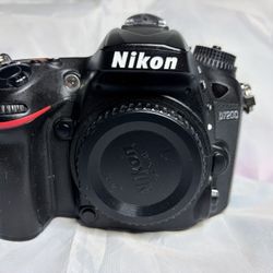  Nikon D7200 24.1 Megapixel Camera Excellent Condition!