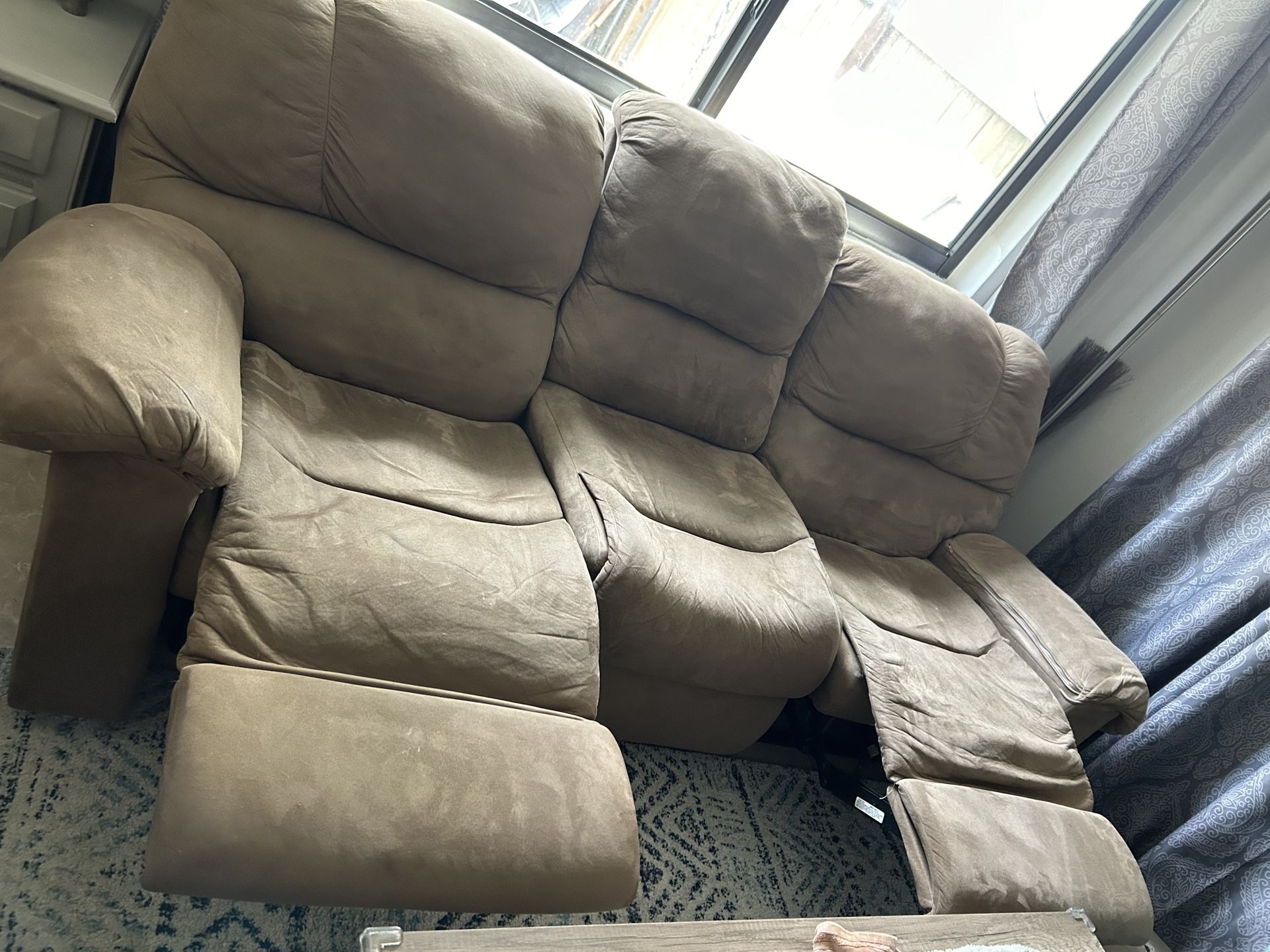Comfy recliner Couch