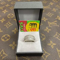 10k White Gold Diamond Ring 