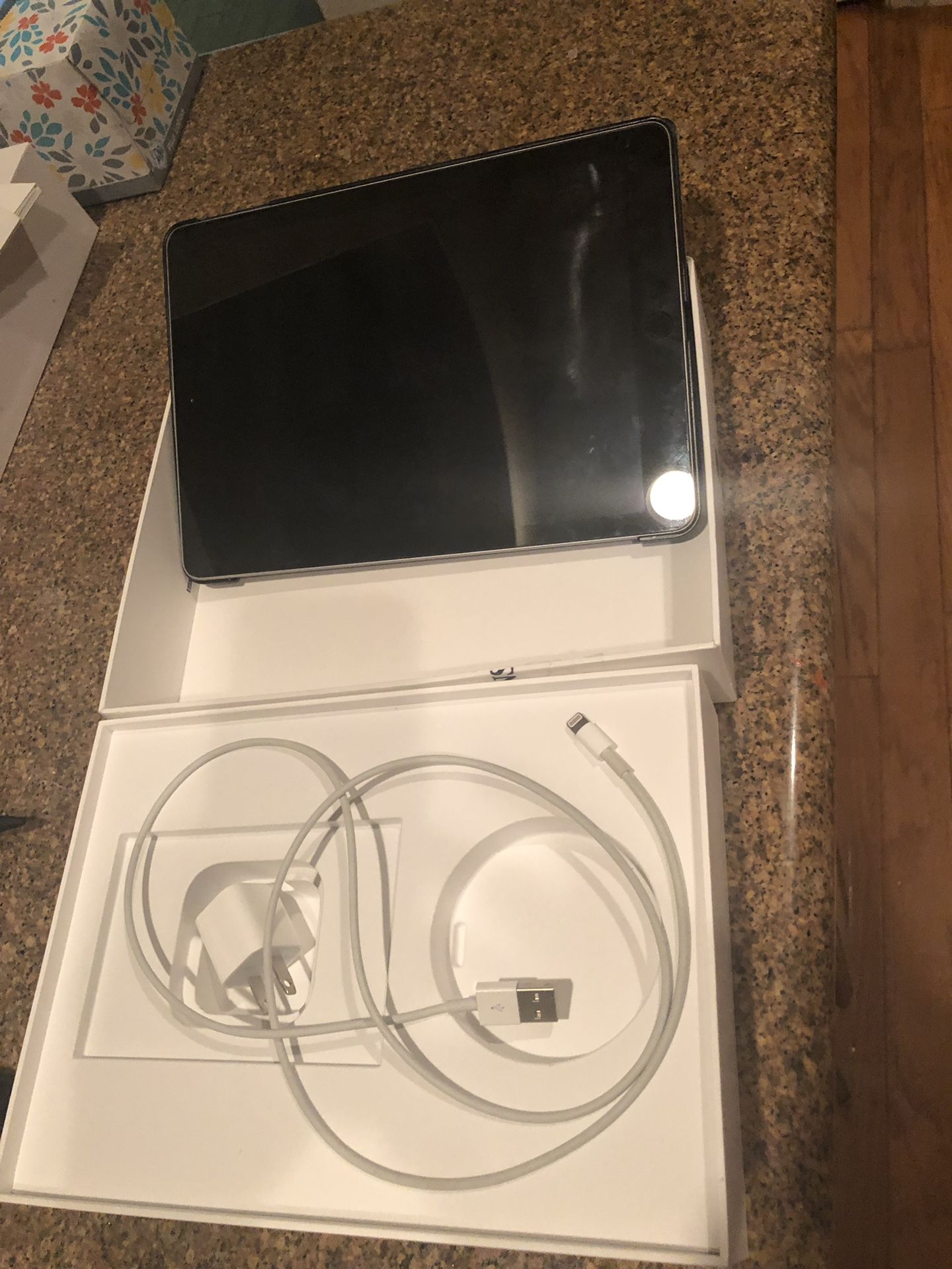 Apple I Pad 6th generation 32gb WiFi Only
