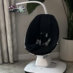 4moms mamaroo Swing In Black 
