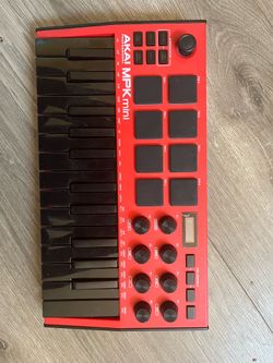 Akai Mpk Mini keyboard