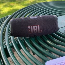 JBL CHARGE 3 GOOD CONDITION