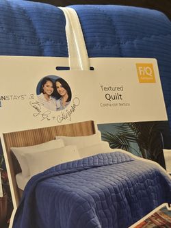 Textured Quilt Full/Queen (New)