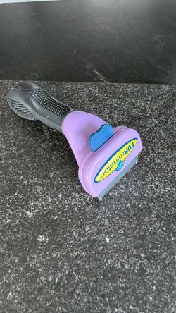 FURminator Medium to Large Cat deShedding Tool for Long Hair Cats