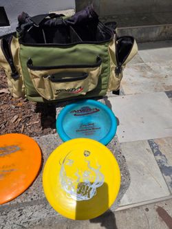 Disc Golf - 6 discs and a bag