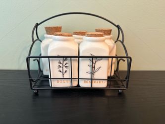 5 Glass Spice Jars with Metal Wire Rack – Never Used