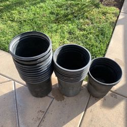 23 Qty 5 Gallon Plastic Plant Containers