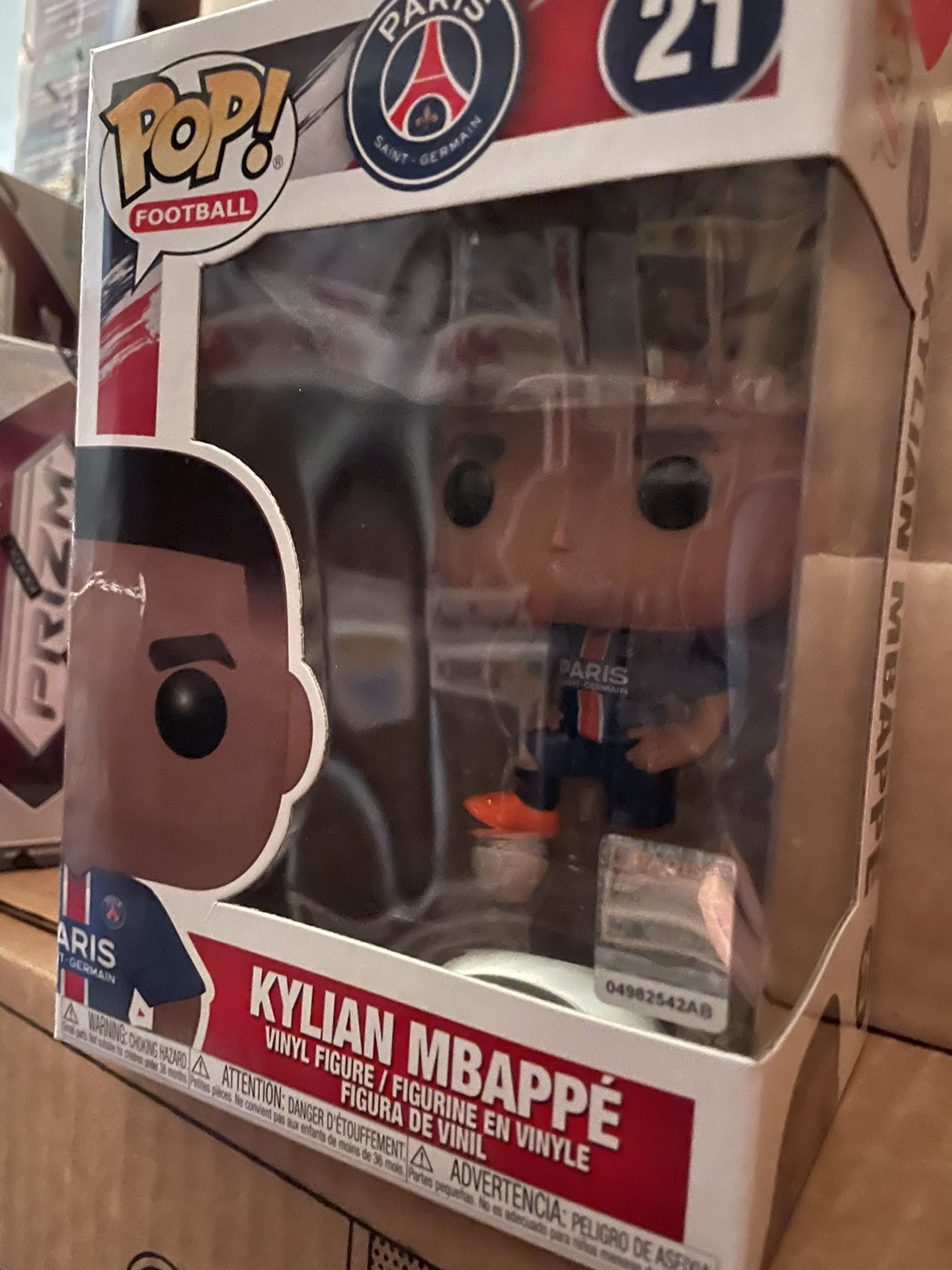 Funko Pop Kylian Mbappe Soccer Read