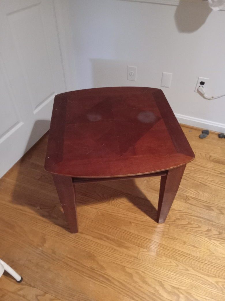 Mesa De 2 Pues Cuadrada De Madera