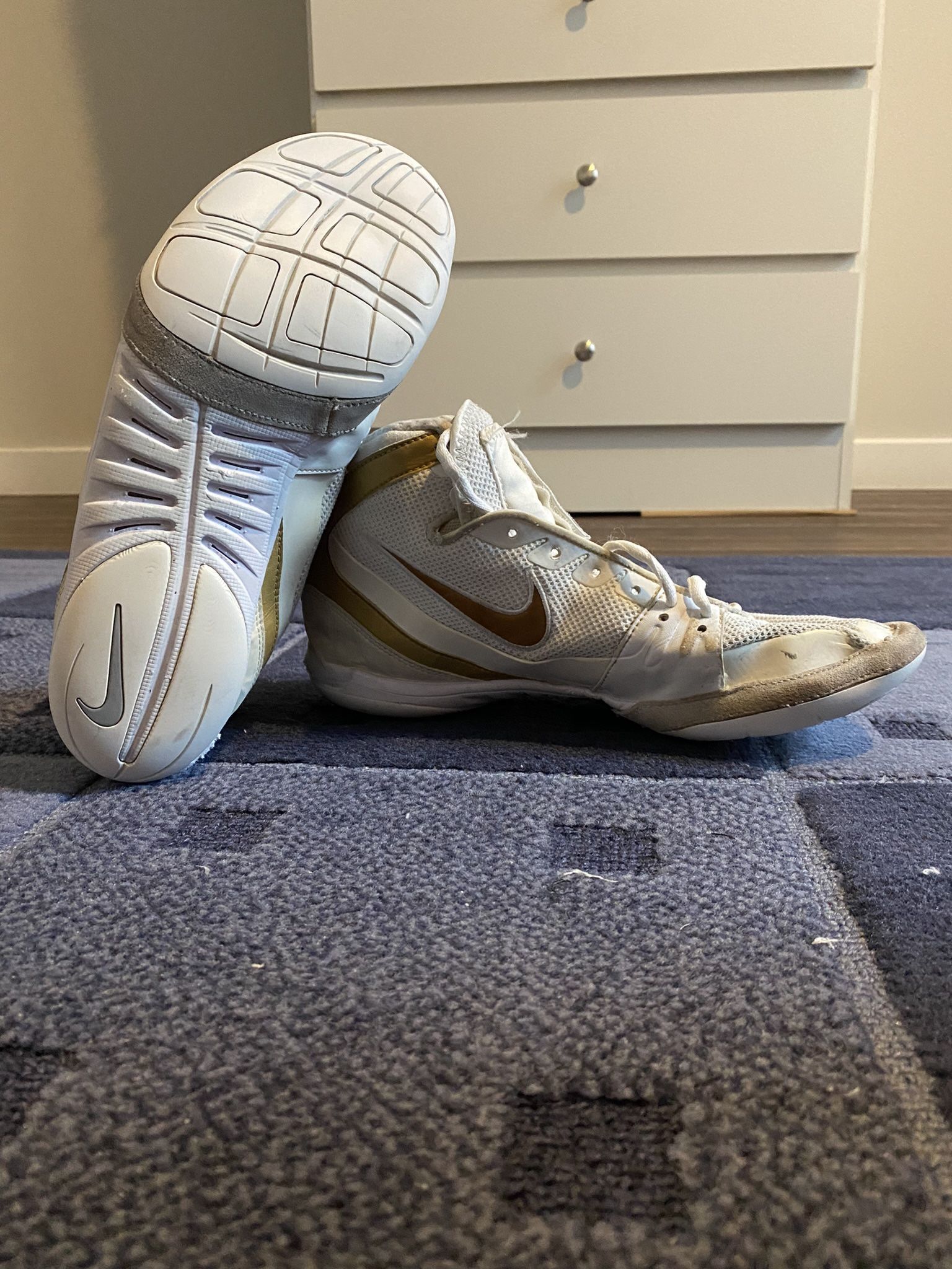 Rare Nike Freek Size 9.5 - White Gold