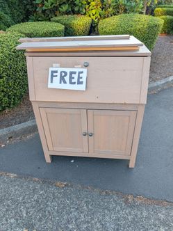 Free cabinet