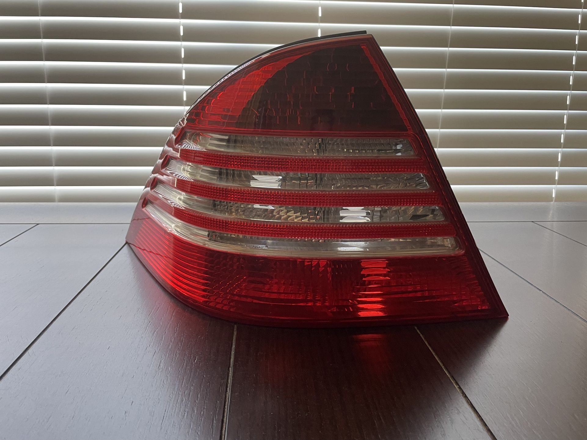 OEM Left Taillight For Mercedes’ S500