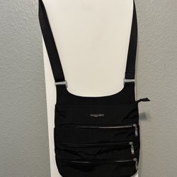 BAGGALLINI Big Zipper Bag Black 