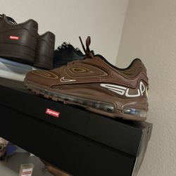 Supreme Air Max 