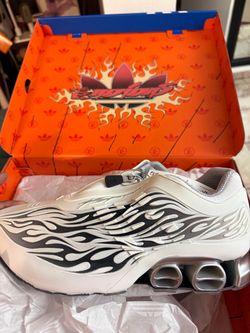 Adidas Megaride hellstar