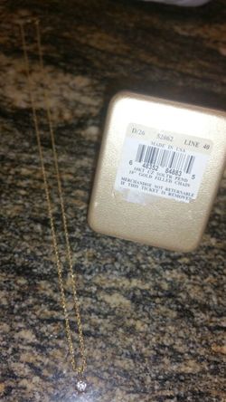 Diamond pendant necklace