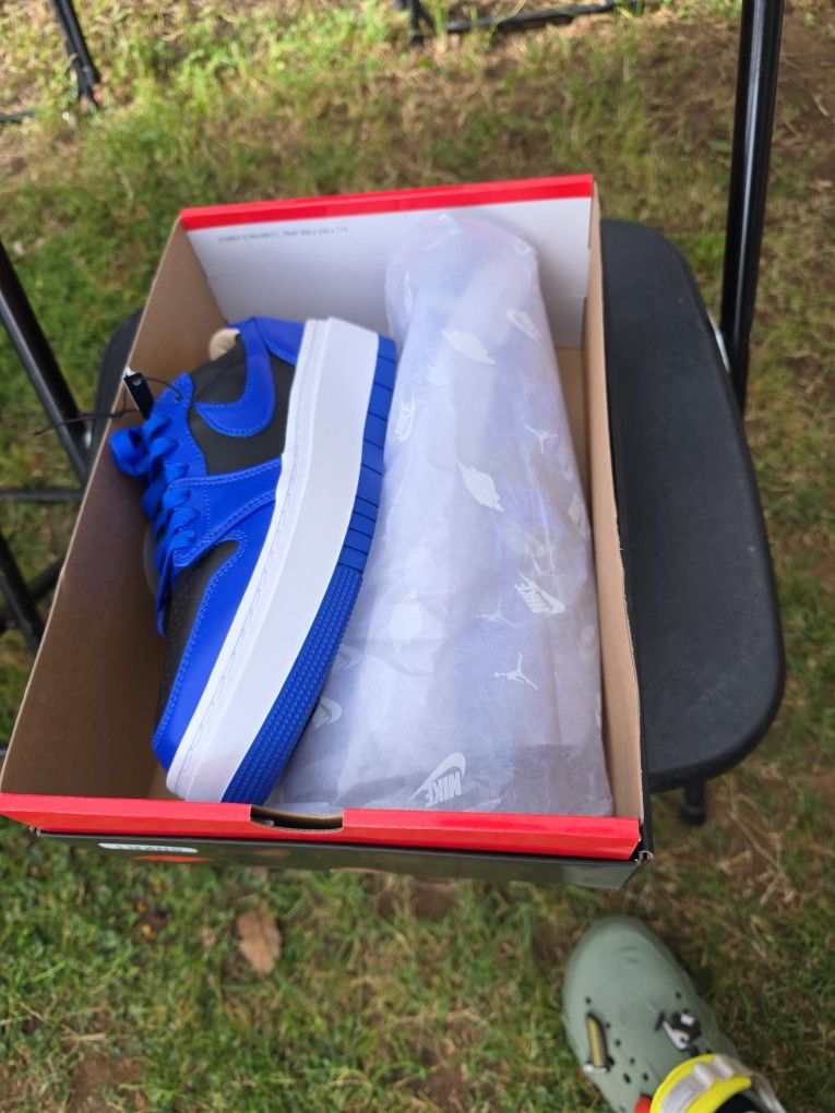 Air Jordan 1 Elevate Low Black White Hyper Royal.