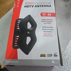 HDTV  Antenna  Bren New 
