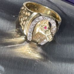10k Diamond Horseshoe Ring