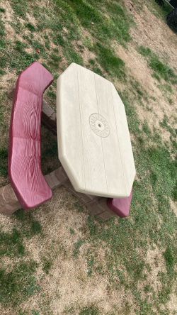 Step 2 Naturally Playful Picnic Table 