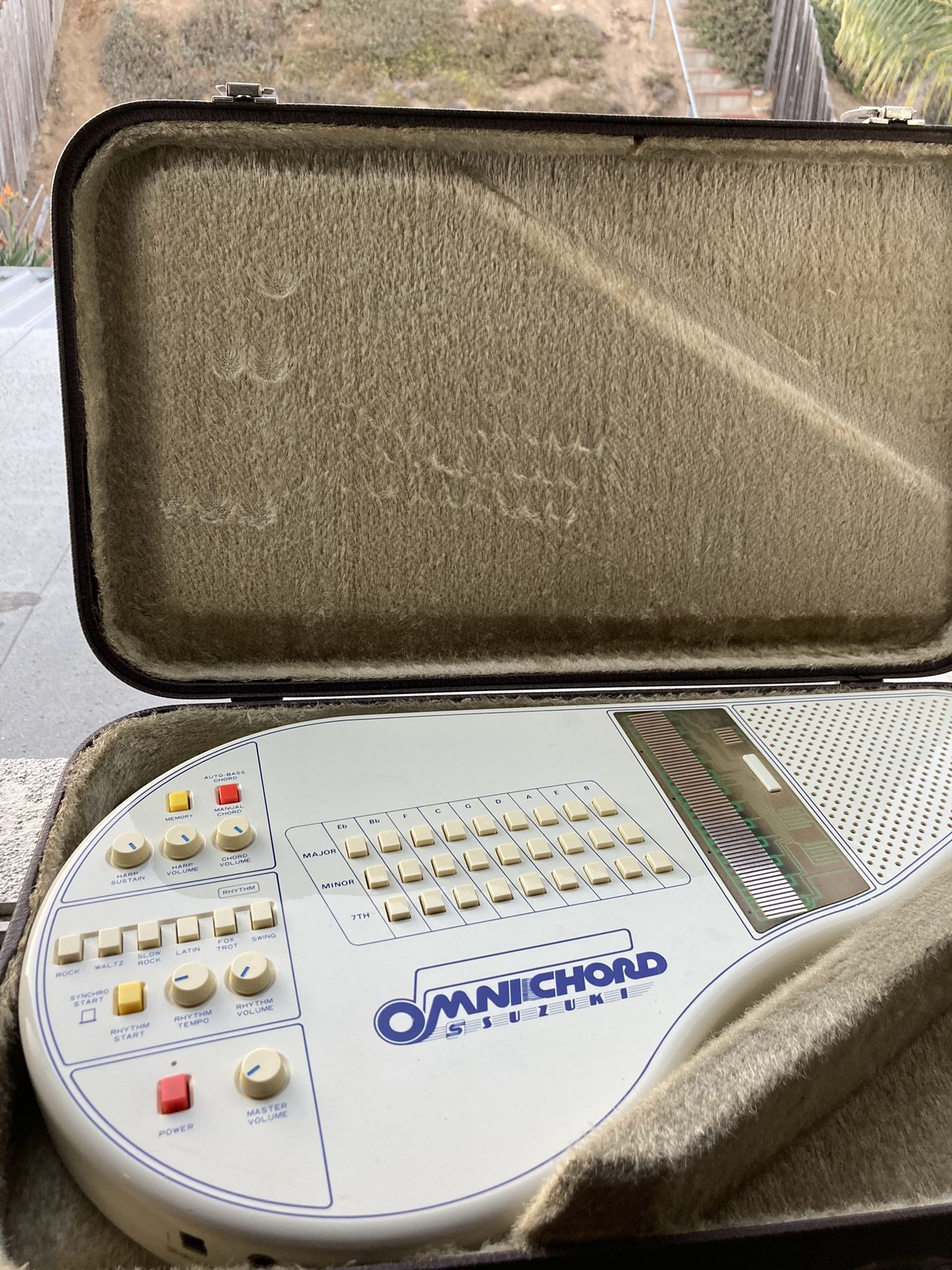omnichord om27