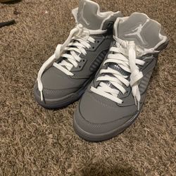 Retro “Wolf Grey” Jordan 5