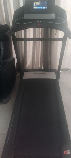 ProForm Trainer 12.0 Treadmill works great like new Bluetooth WiFi foldable pickup only
