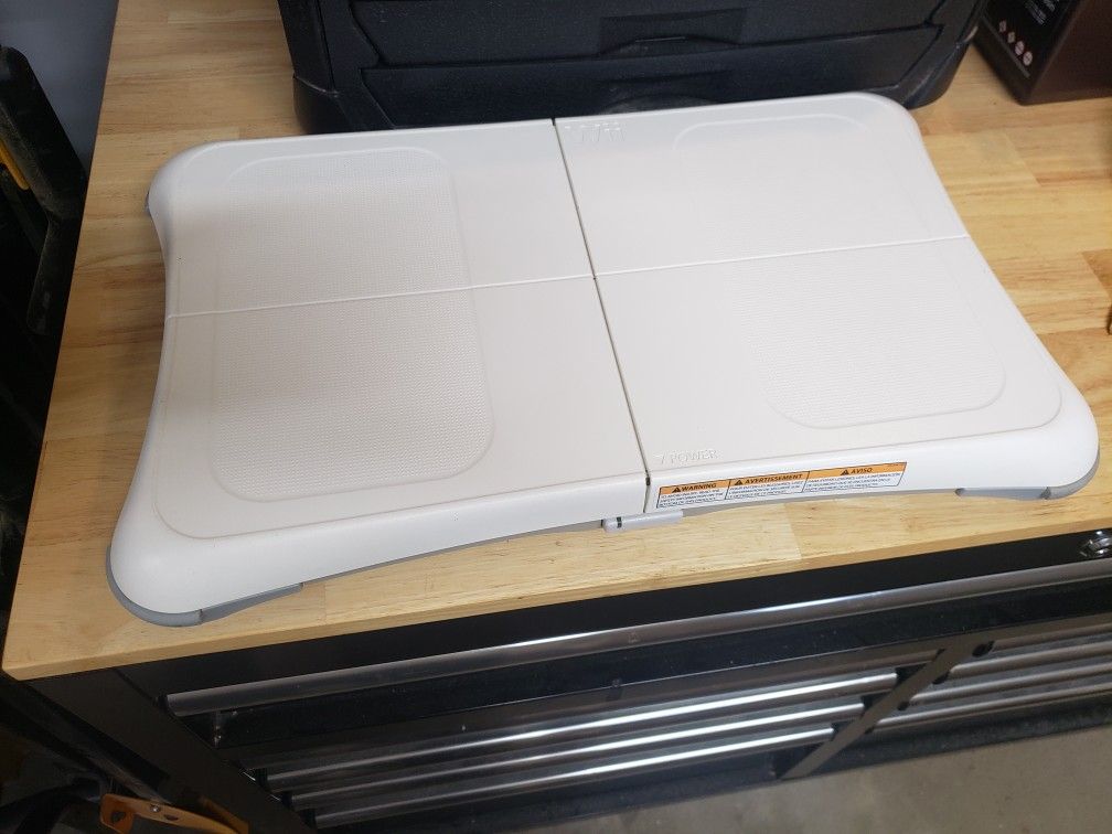 Wii Balance Board - Wii Peripheral