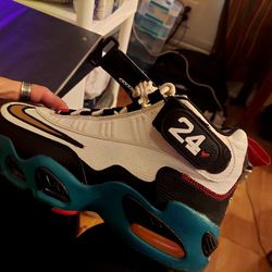 Air Jordan Ken Griffey Jr Sweeteast Swing Shoes