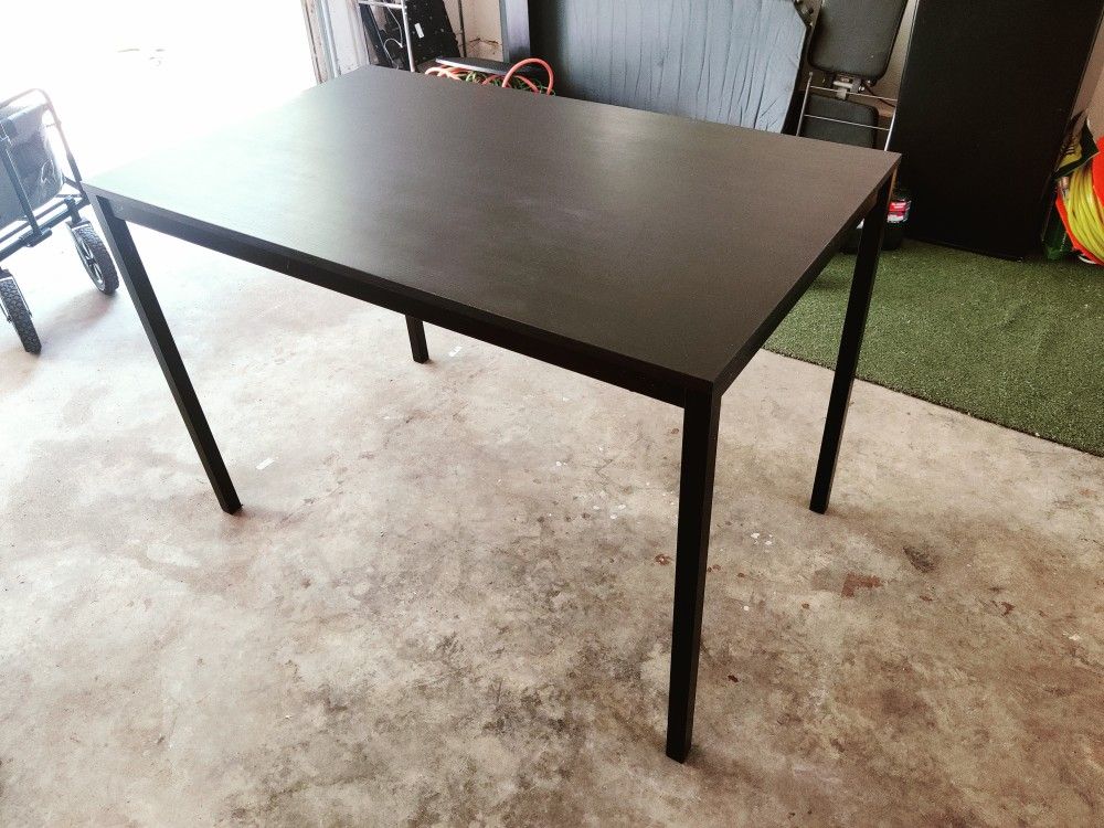 Black Table/Desk