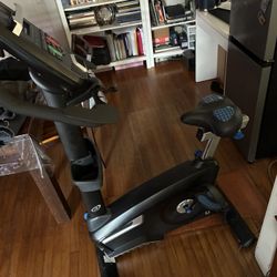 Nautilus Upright Exercise Bike 