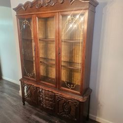 China Cabinet And Table 