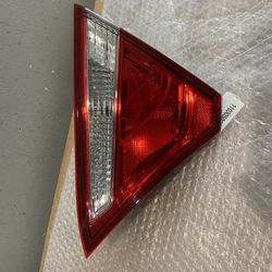 2015-2017 Toyota Camry Right Trunk Light 