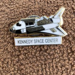 Vintage Kennedy Space Center Shuttle Pin back