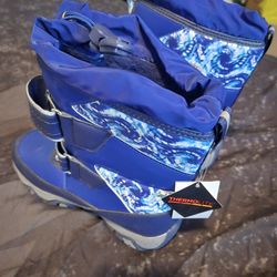 New Boys Snow Boots (Size 2)