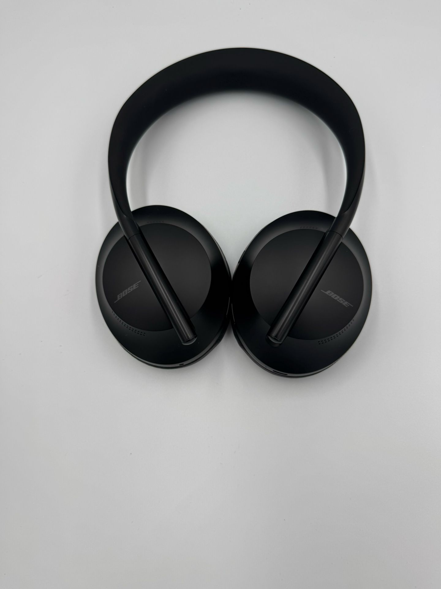 Bose 700 Noise Cancellation Headphones- Excellent Condition + Case