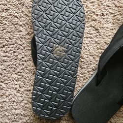 Black FLIP FLOPS