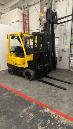 Forklift 5000Lb Triple Towers Side-shift Very Nice