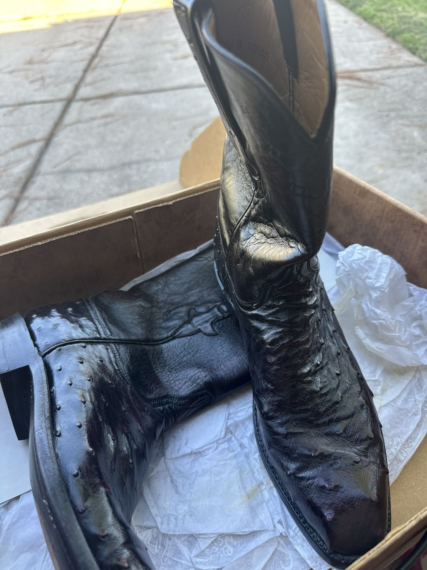 LADIES (LUCCHESE) VINTAGE FULL OSTRICH BLACK/CHERRY MID CALF SQUARE TOE BOOTS SIZE 10B