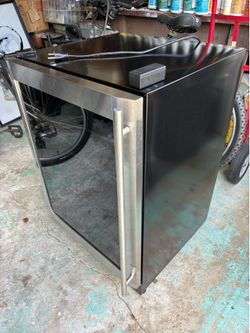 Mini refrigerator