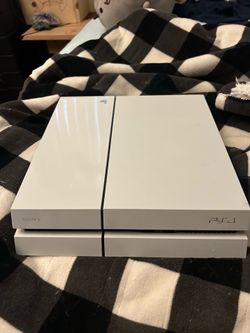 (CONTROLLER NOT INCLUDED) PS4 model CUH-1115A