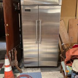 Used Viking Professional Refrigerator 