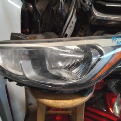2015 - 2017 Hyundai Accent Left Headlight