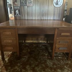 Sturdy large brown Desk
