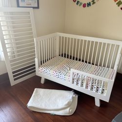 Babyletto Hudson 3-in-1 Crib With Toddler Conversion Kit + Newton Mattress And Cover. 