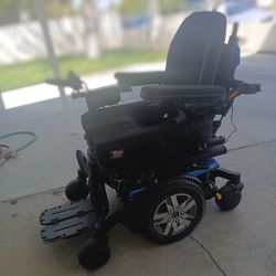 Selling Wheeel Chair Quantum Rehab Q6 Edge 2.0