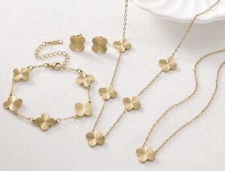 Gold clover Jewerly Set