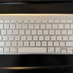 Apple Magic Wireless Keyboard